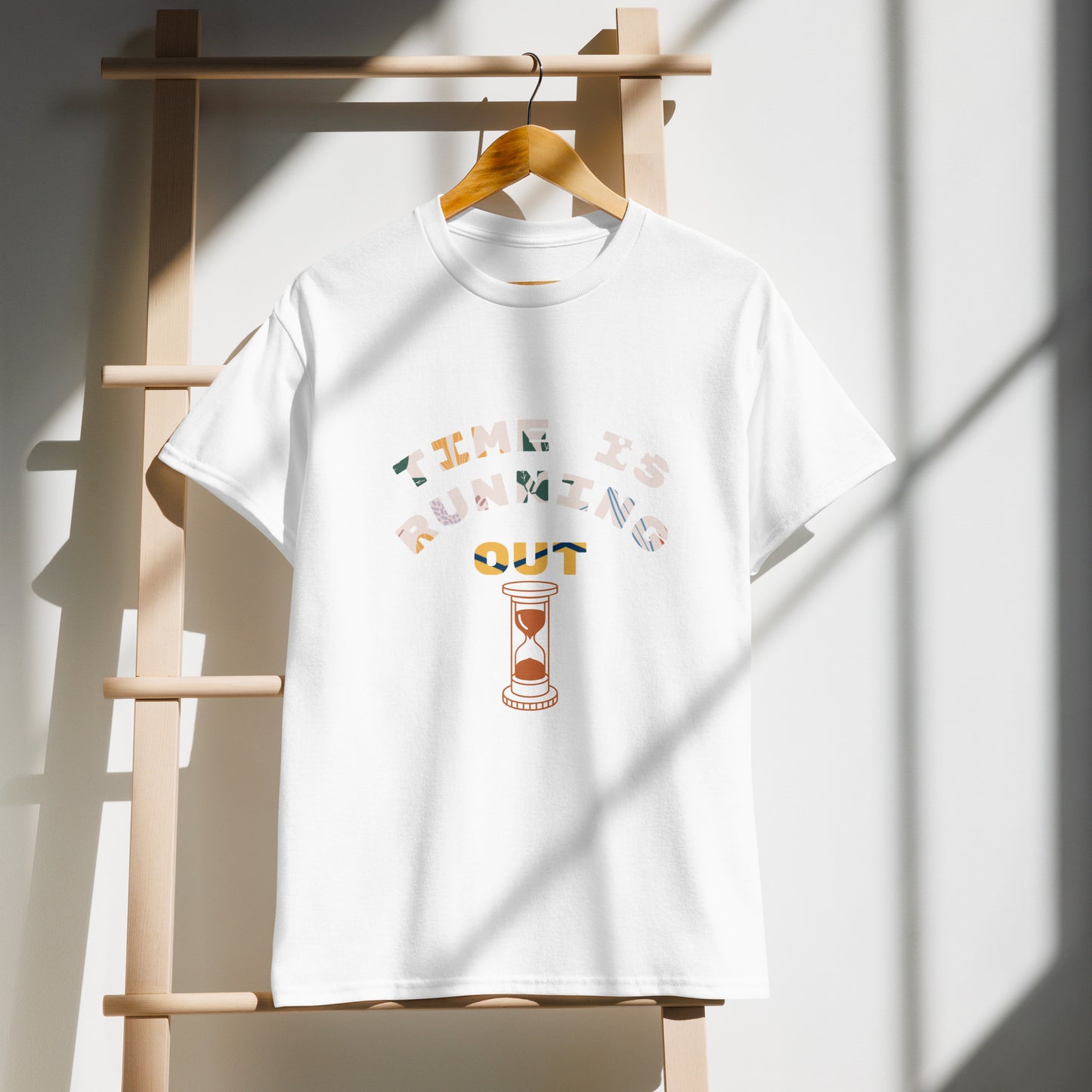 TIME IS RUNNIG OUT DryBlend® T-Shirt - Kanvas T-Shirt